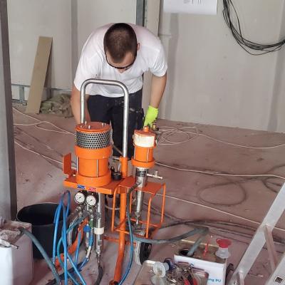 Заполнение пустот в межэтажном перекрытии инъекционным полиуратановым составом MC-Montan Injekt LE